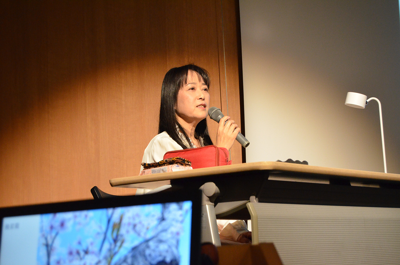 ���ʊ��W�֘A���ʍu���u�F���M��ƁE�O�㎍�G�̐��E�v